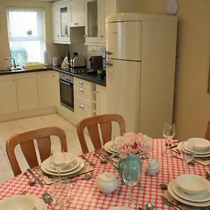  Holiday home Luxury Townhouse -Free Private Parking- 2 Bedrooms Both En-Suite -Sleeps 5 - Fully Equipped Kitchen, Dining Room- Living Room With Tv Dvd Outside Courtyard With Seating - Fast Wi-Fi- 2-Minute Walk To Town Centre Ireland